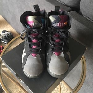 Jordan 2 . Size 2.5Y